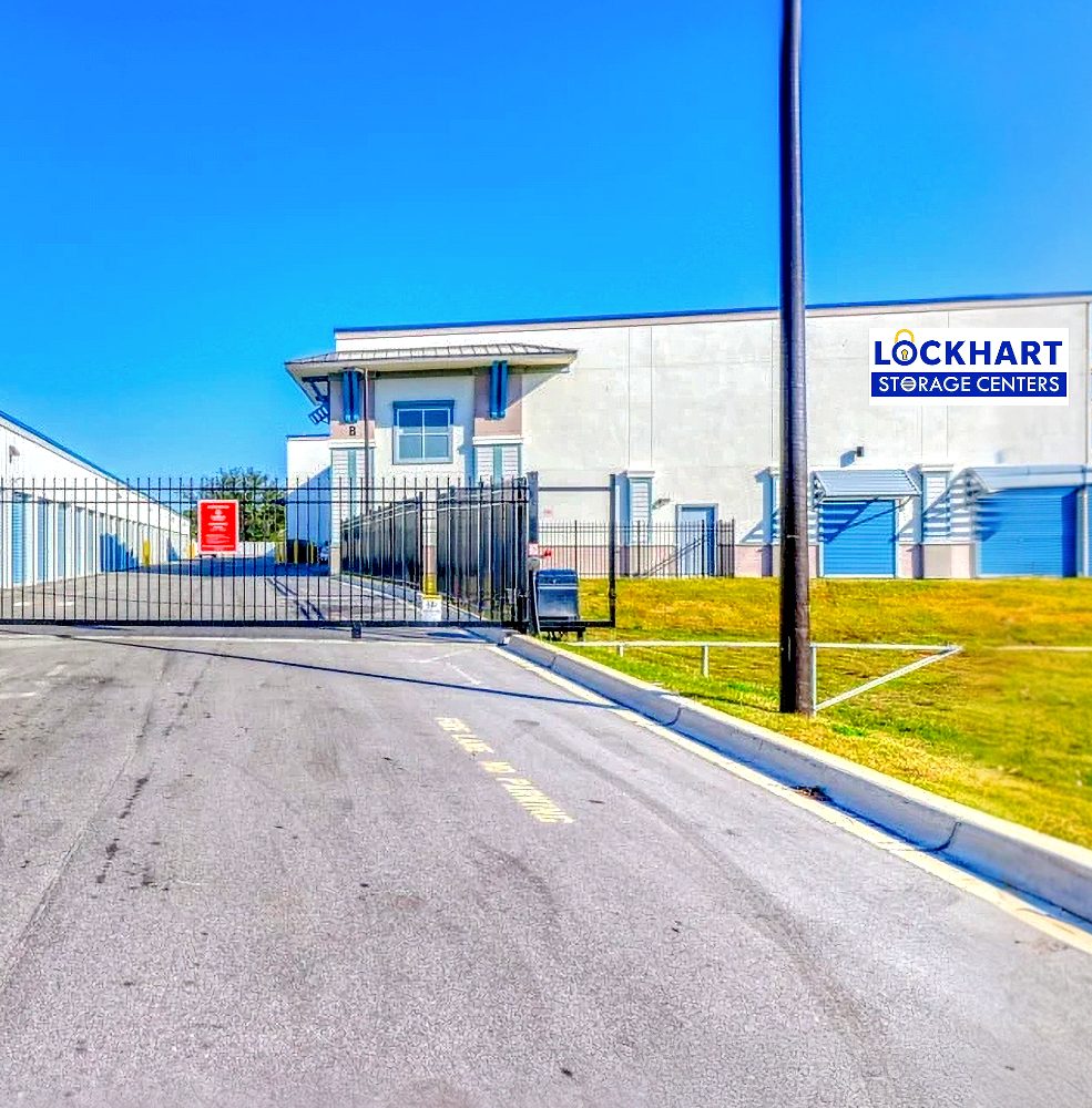 Lockhart Entrence Edited