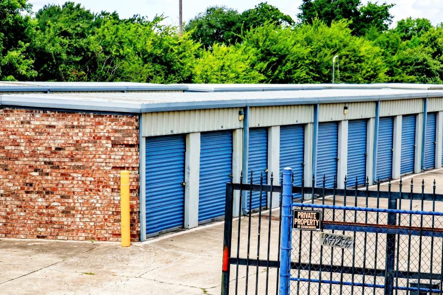 Hideaway Storage Unit And Gate