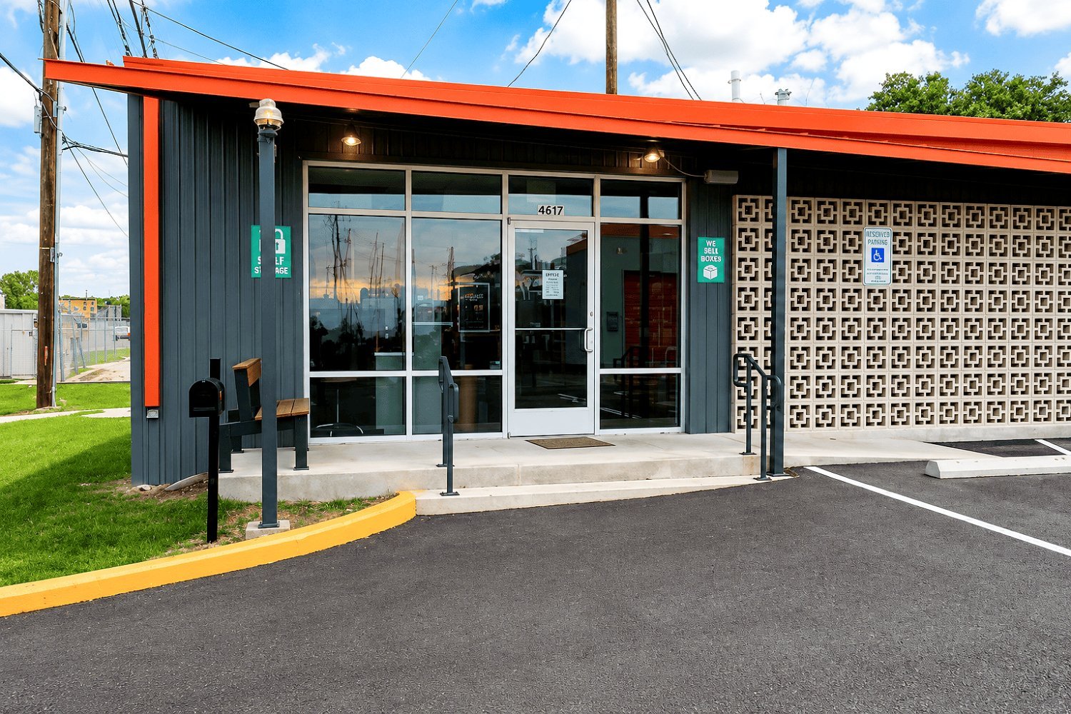 Space Self Storage South Austin Office