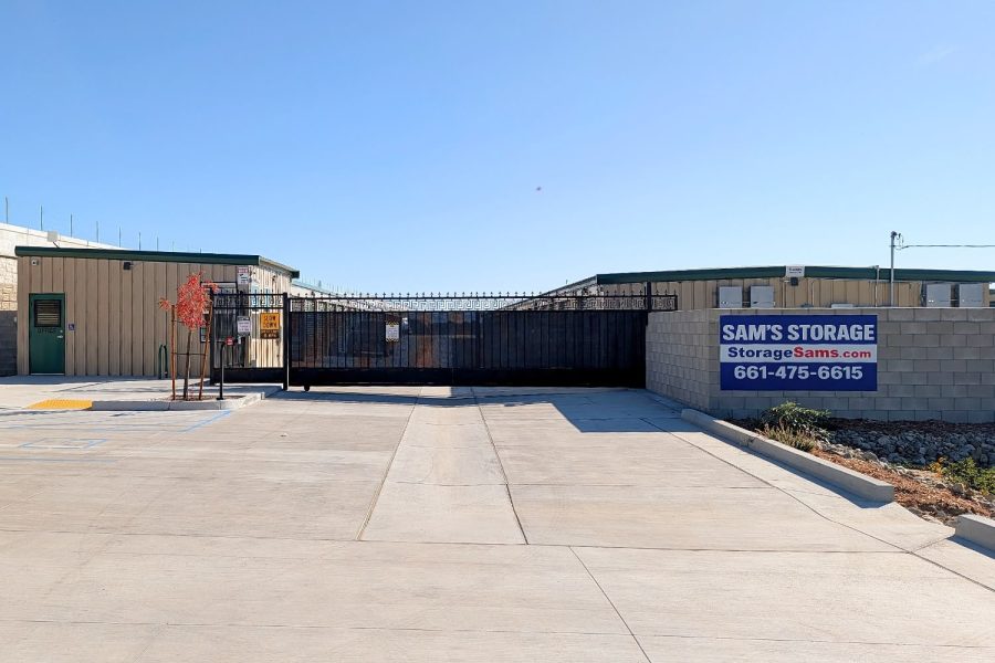Sam’s Storage facility entrance and sign in Wasco, CA